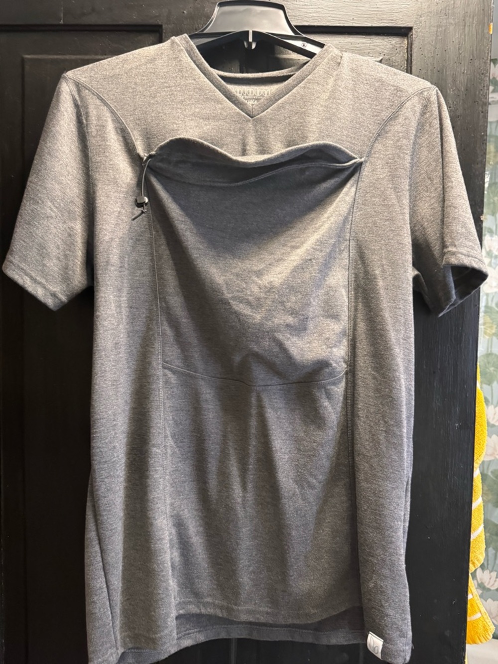 Lalabu Charcoal Gray V-Neck Babywearing Top